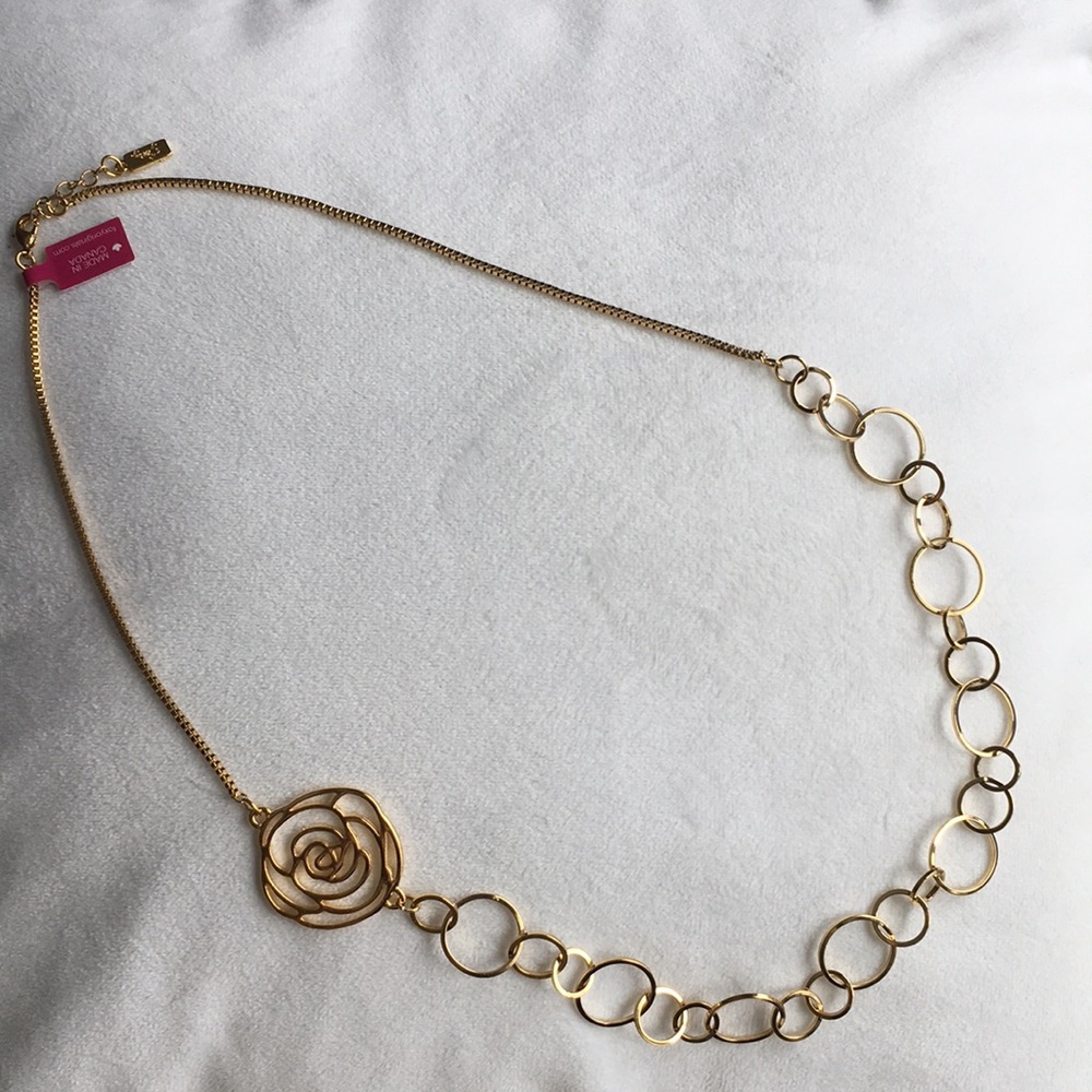 NEW Rose necklace 🇨🇦Foxy made in Canada